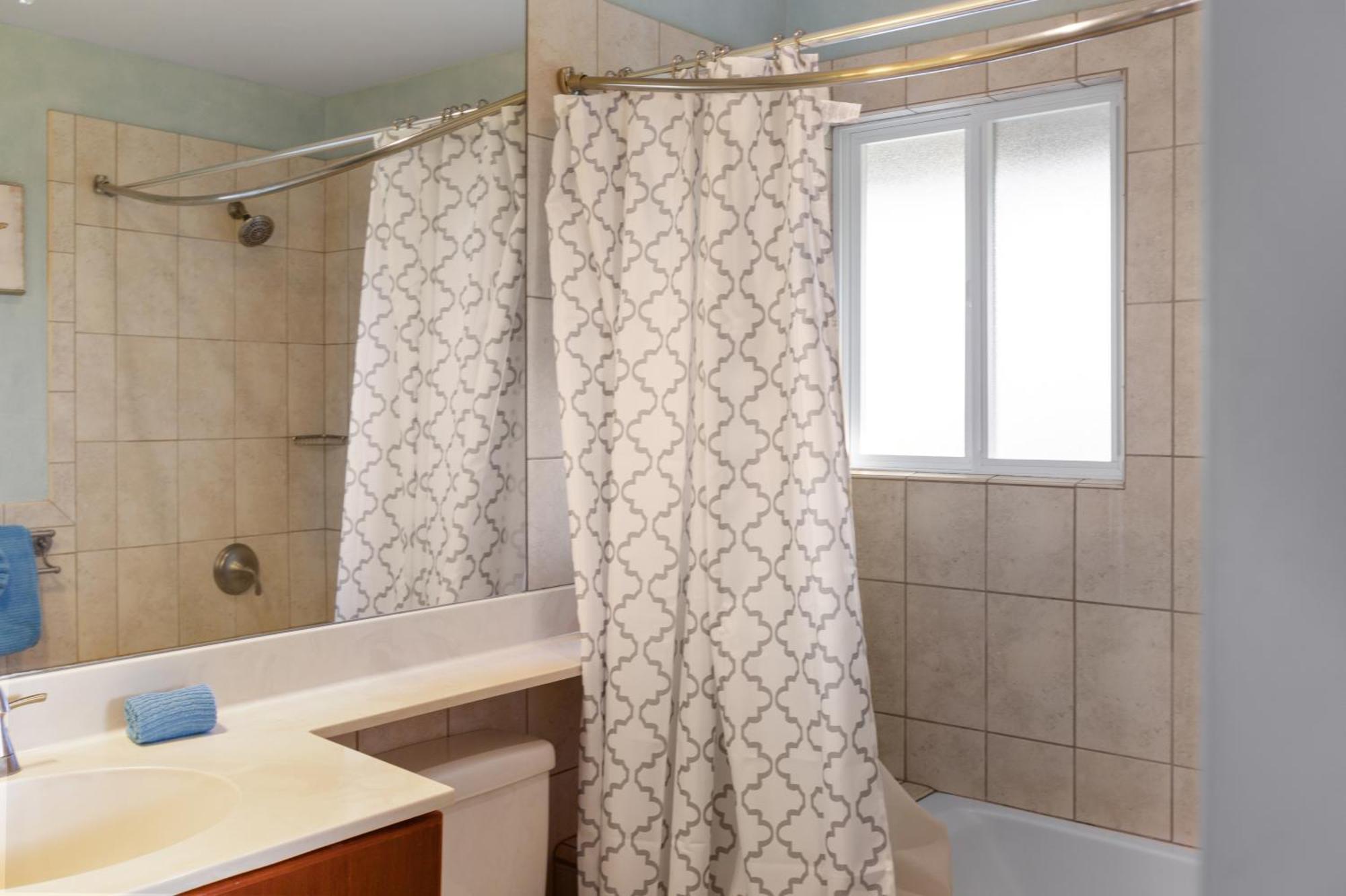 Plumeria Suite, 2-Bedrooms, Sleeps 6, Pool & Bbq, Pre-Renovation Summer Sale Kihei Exterior photo
